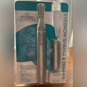 Studio Selection Eyebrow Shaper Trimmer Battery Operated